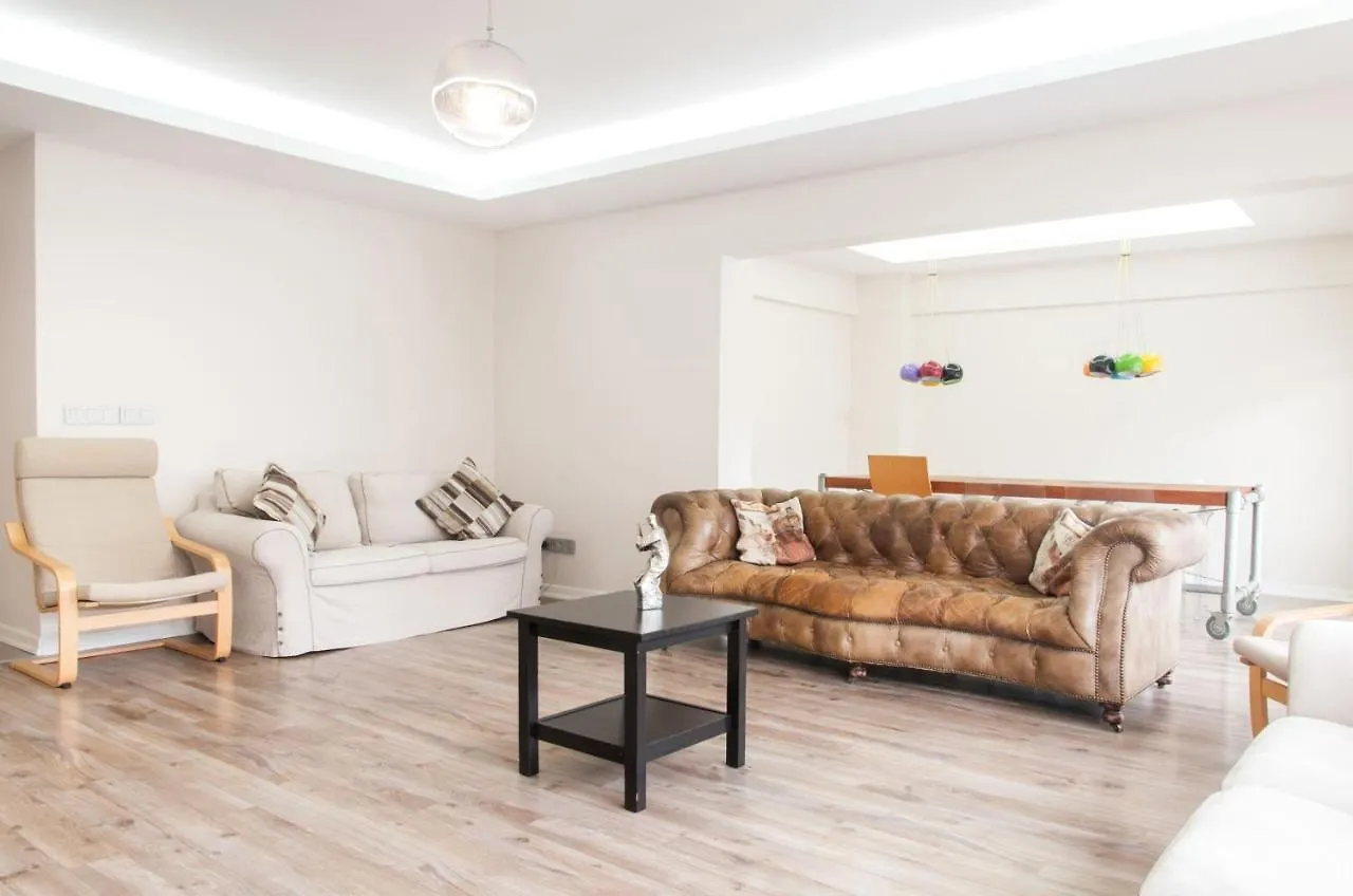 Central And Vibrant Flat With Balcony In Besiktas Istanbul 0*,
