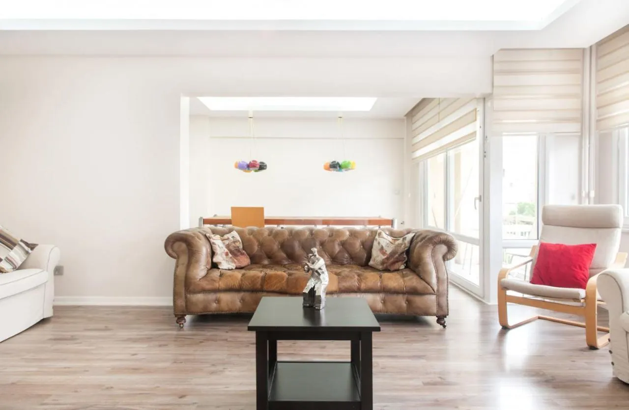 Central And Vibrant Flat With Balcony In Besiktas Istanbul
