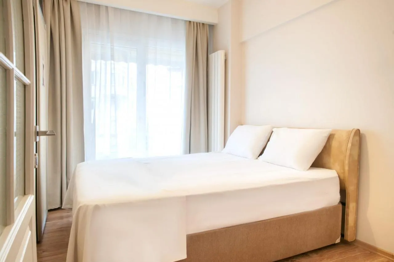 Apartment Central And Vibrant Flat With Balcony In Besiktas Istanbul